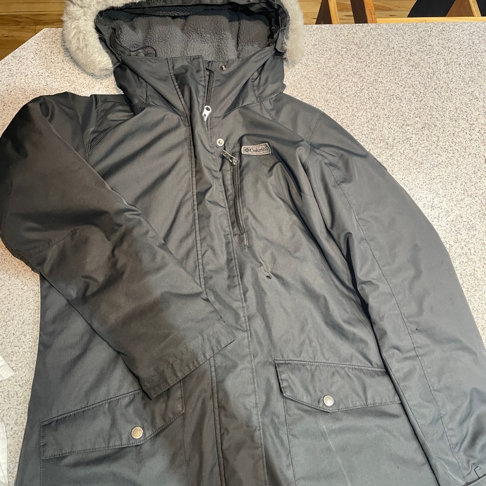 Columbia Hooded Winter Parka | Faux Fur Trim Hood | Black | Medium | Well-Loved